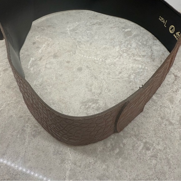 Rare Vintage Landes Brown Leather Crocodile Embossed Belt. Large. Like new! - Picture 3 of 7